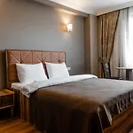Madame Roza Hotel