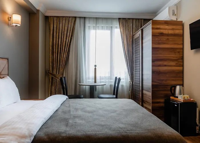 Madame Roza Hotel 4*