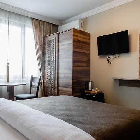 Hotel Madame Roza 4*