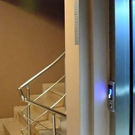 Madame Roza Hotel